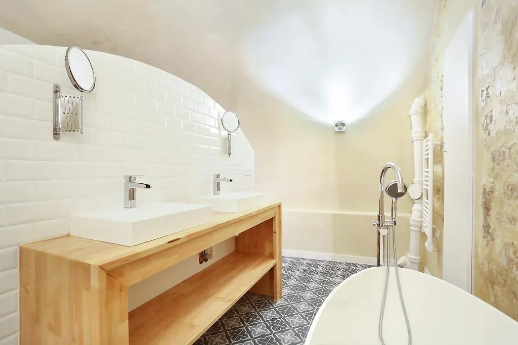 Rent A - Chenier B Apartment *