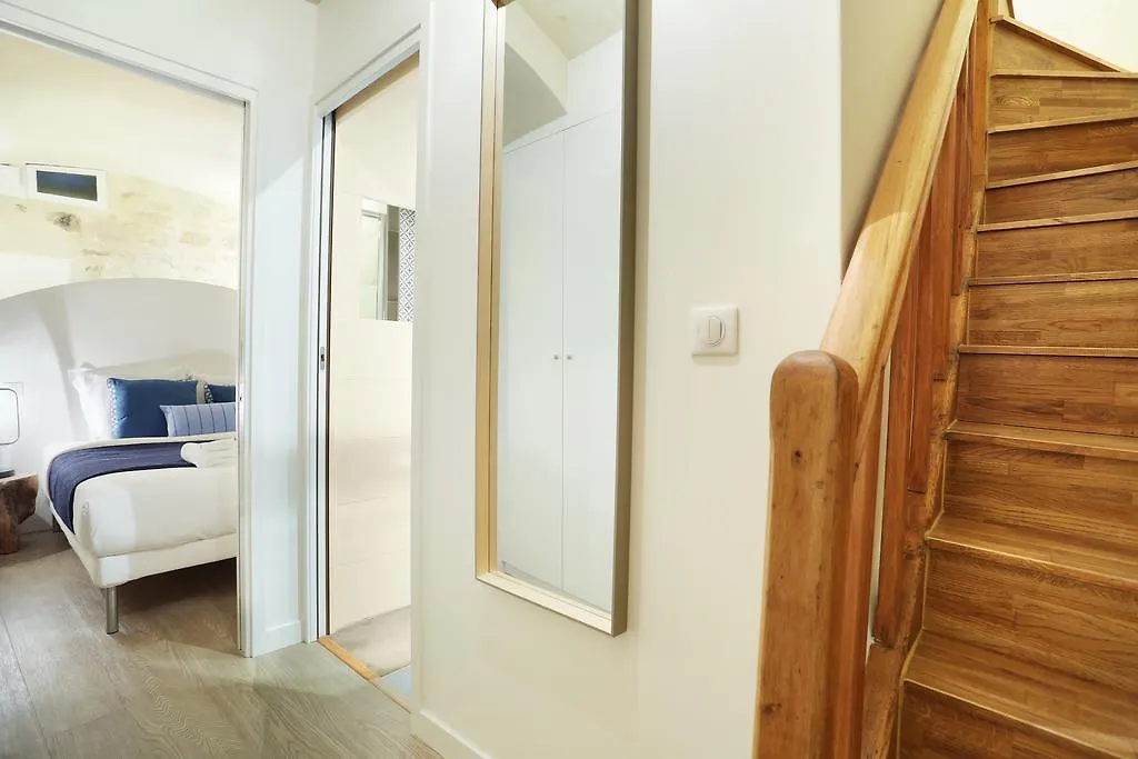 Rent A - Chenier B Paris