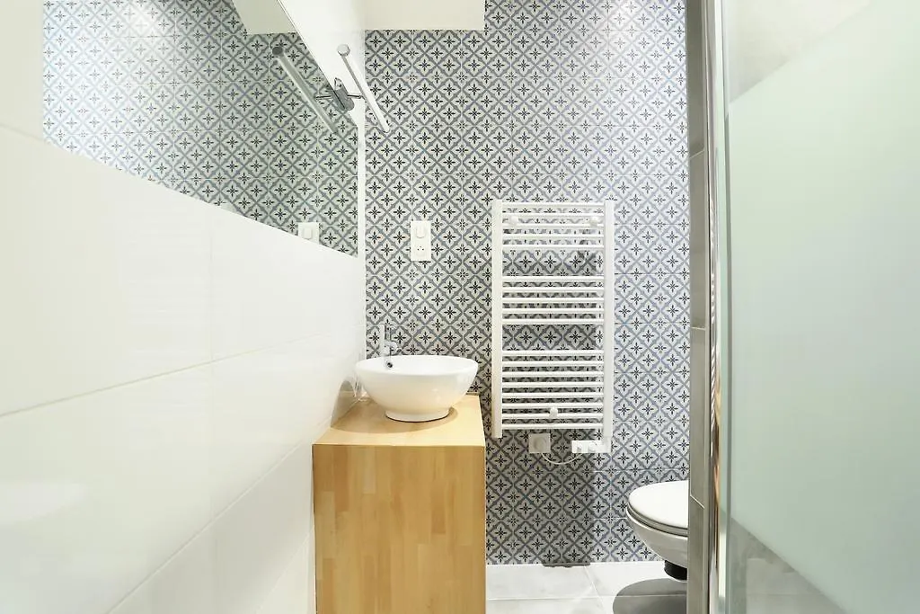 Apartment Rent A - Chenier B Paris